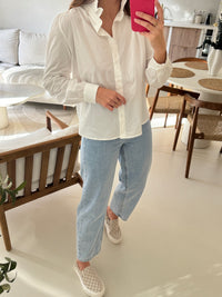 Chemise blanc à col volanté