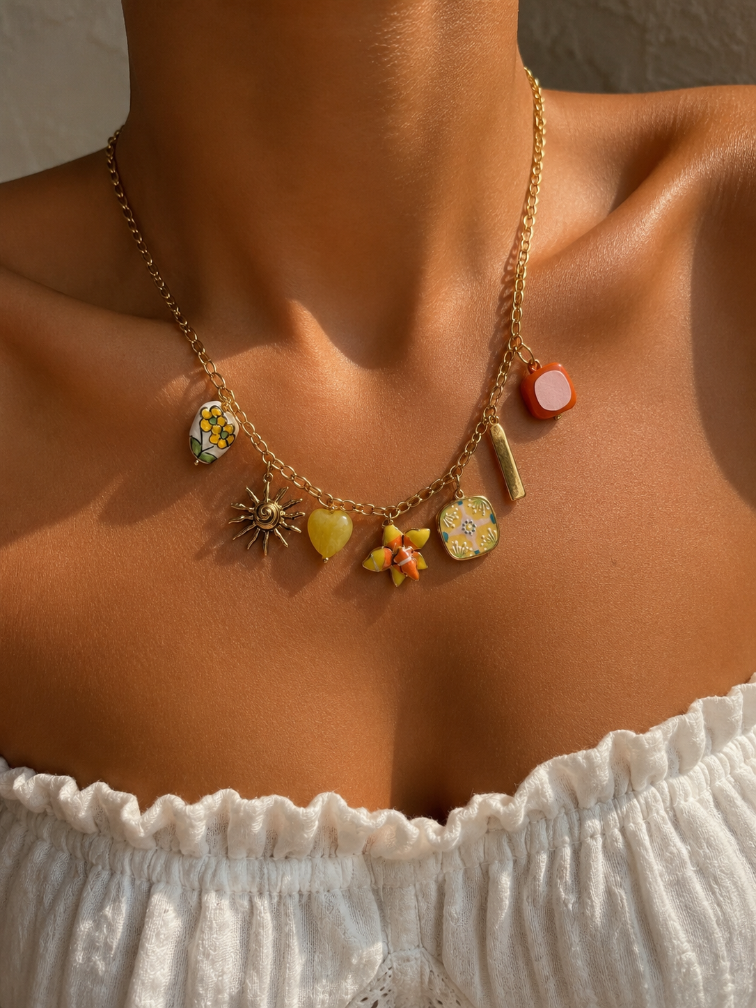 Collier breloques jaune