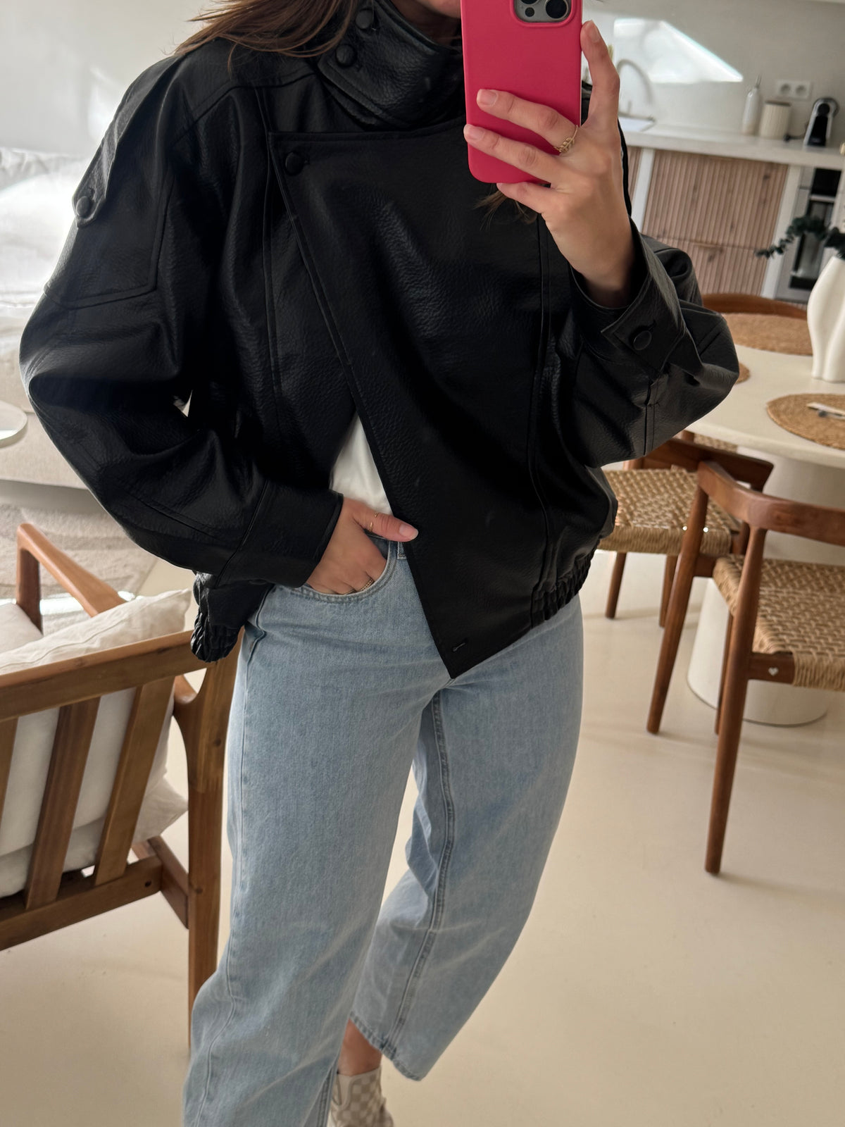 Veste noir en simili cuir à col montant