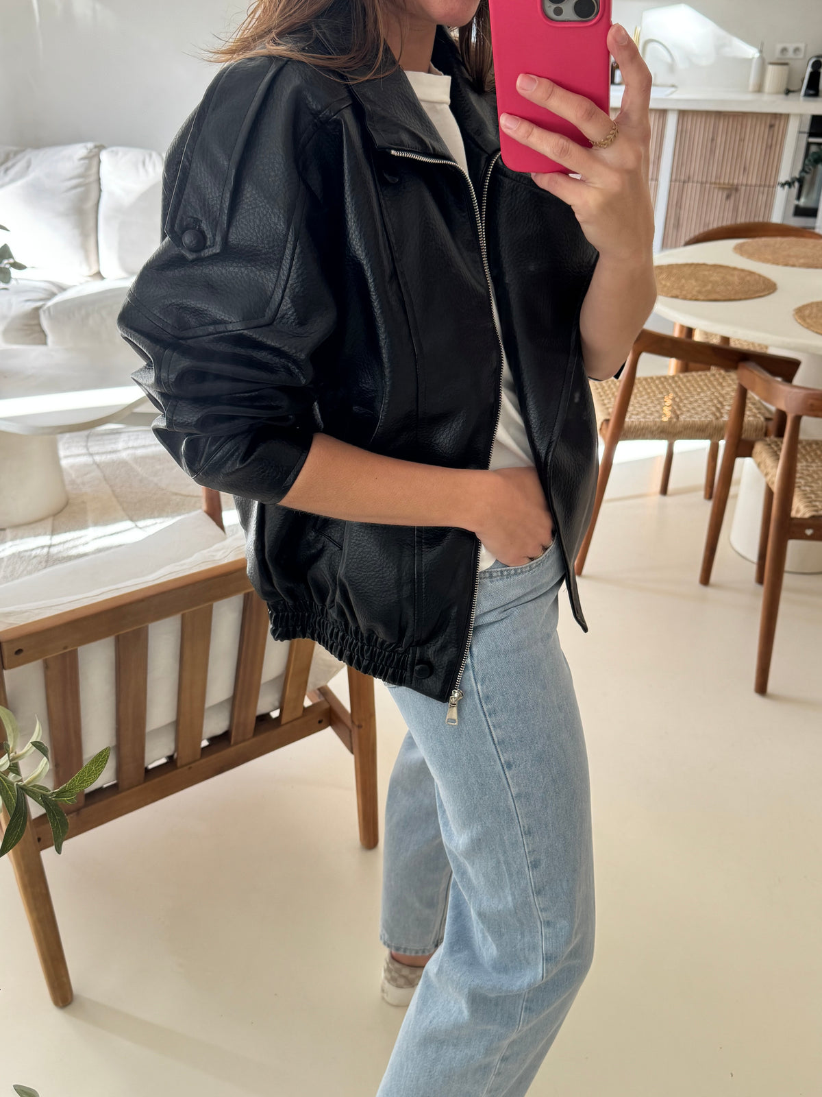 Veste noir en simili cuir à col montant