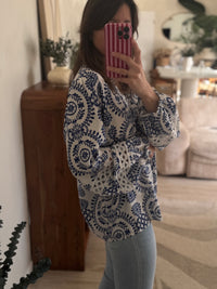 Blouse bleu et blanche
