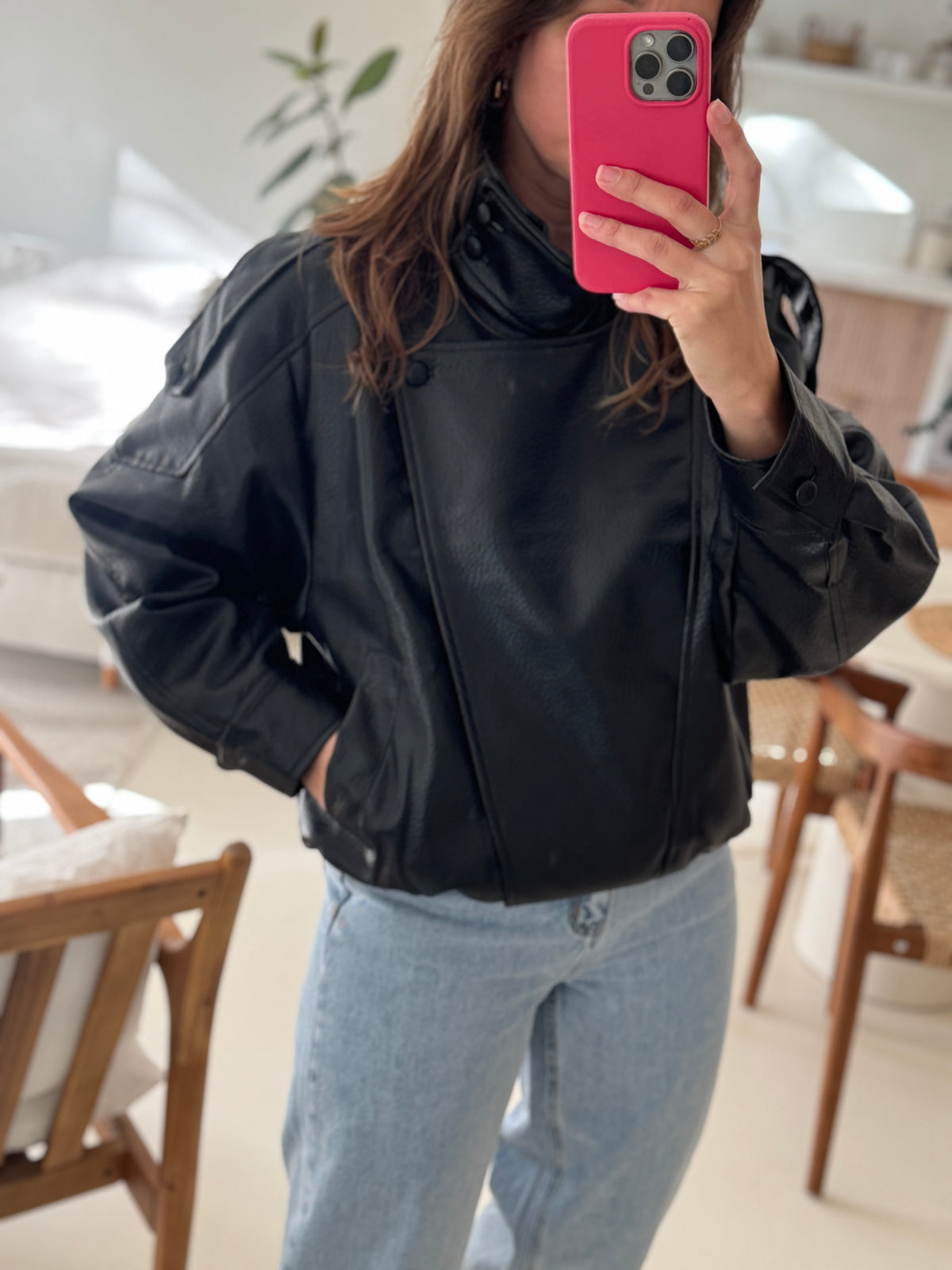 Veste noir en simili cuir à col montant