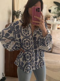 Blouse bleu et blanche
